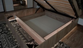 Спальня Джулия Кровать 160 МИ с подъемным механизмом Дуб крафт серый в Нижнем Тагиле - nizhniy-tagil.ok-mebel.com | фото 3
